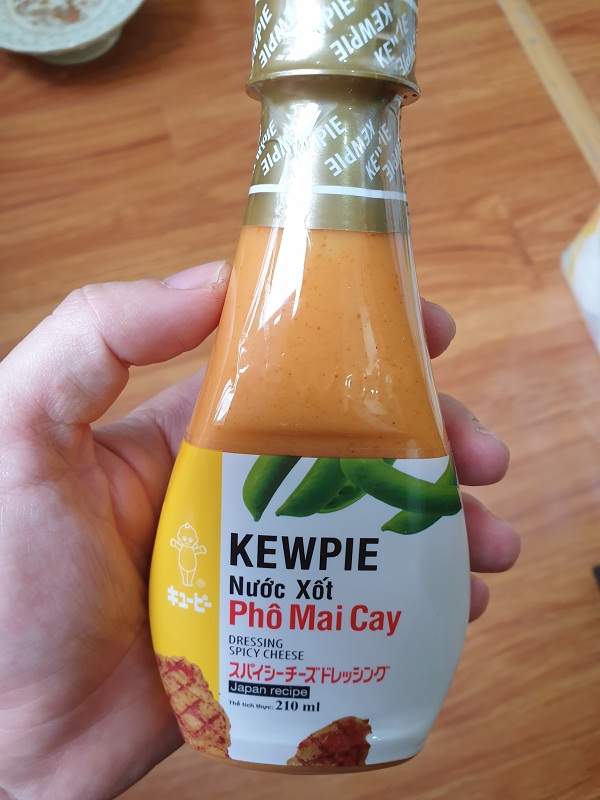Kewpie spicy cheese fondue 210ml bottle
