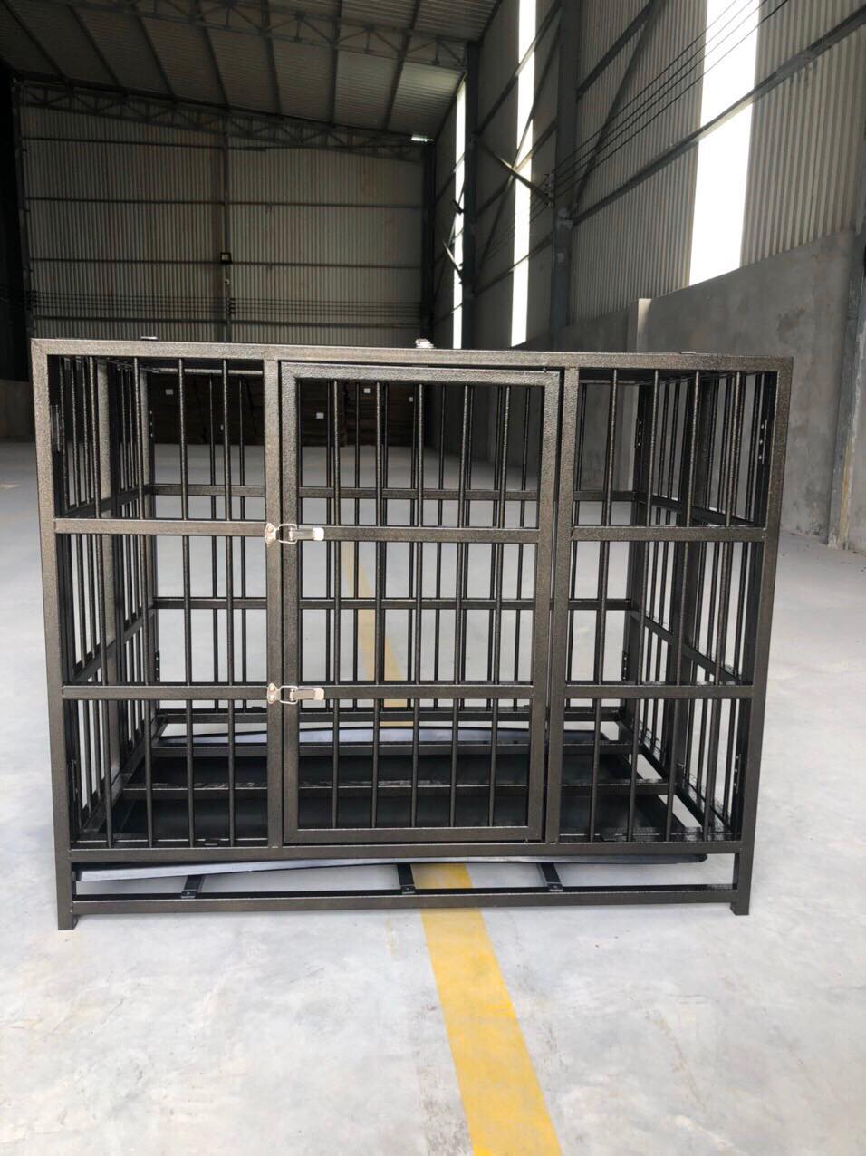 Lồng sắt bản lề sơn tĩnh  điện cho chó mèo - Có bánh xe di chuyển (màu ngẫu nhiên)