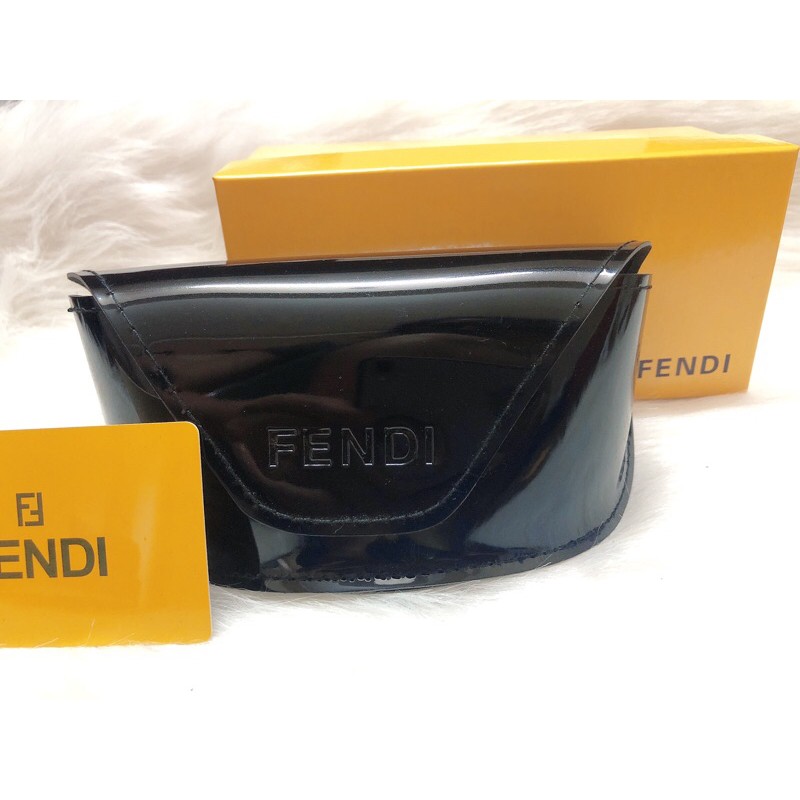 Hộp Đựng Kính Fendi