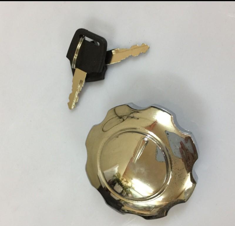 [HCM]nắp đậy bình xăng xe CD có chìa khóa trắng