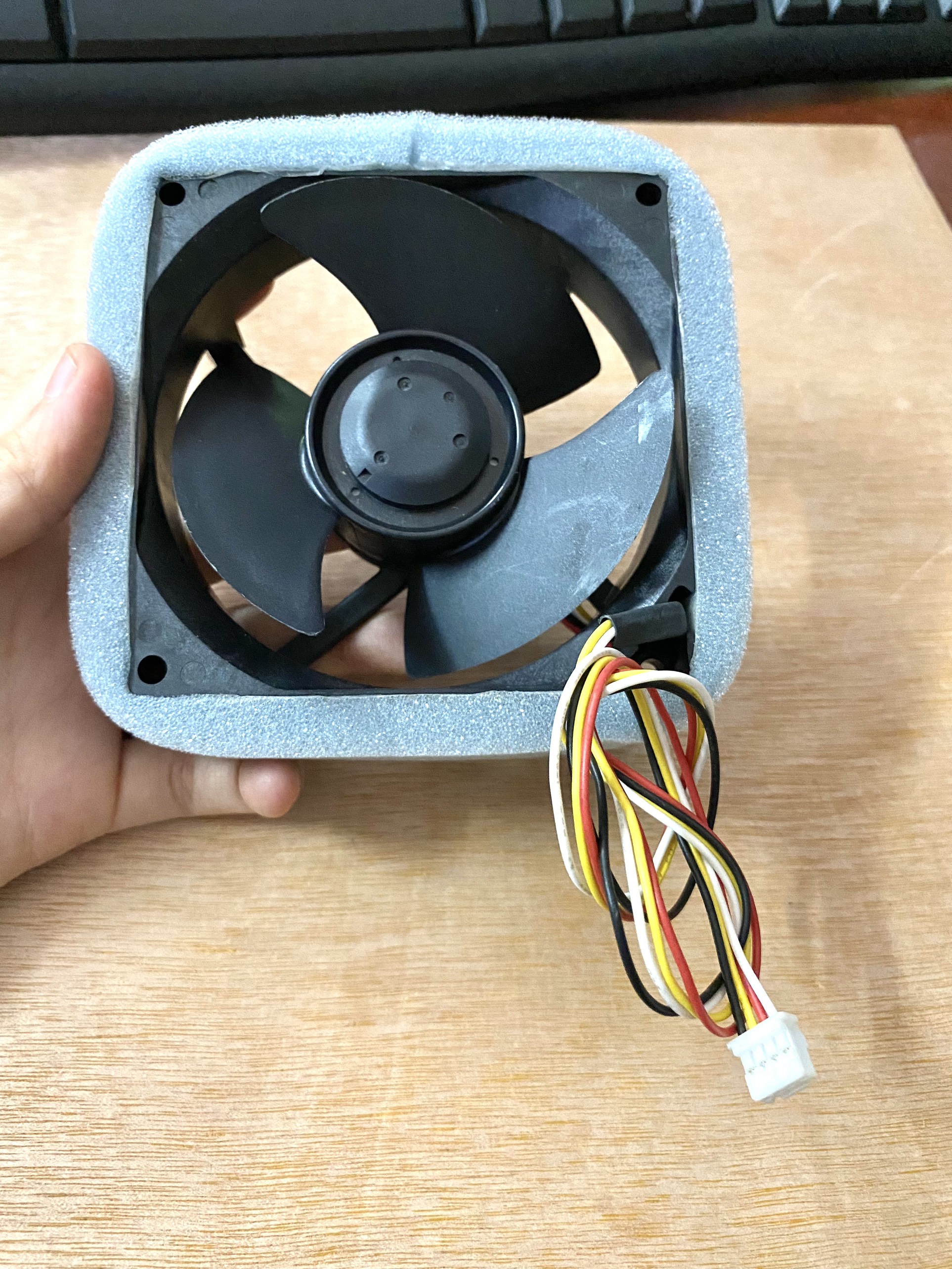 Quạt tủ lạnh Nidec 4 dây 12V chất lượng (ba cánh) 9*9