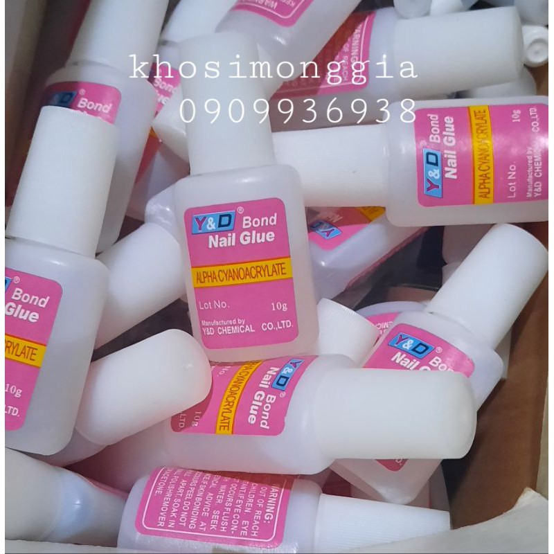 Keo dán móng có cọ