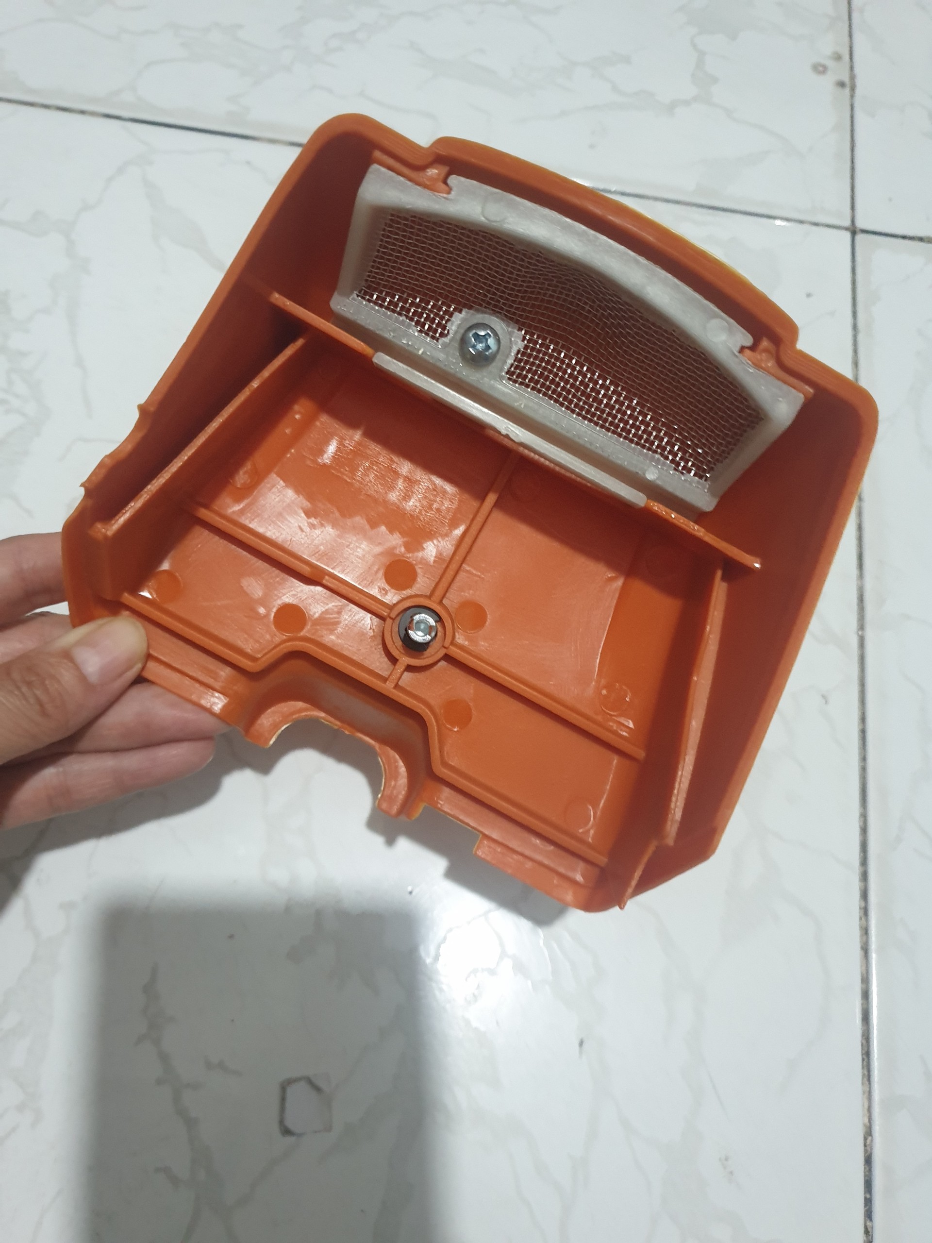 NẮP ĐẬY LỌC GIÓ MÁY CƯA XÍCH 381/382MS