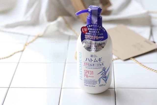 Sữa Dưỡng thể Hatomugi có chống nắng