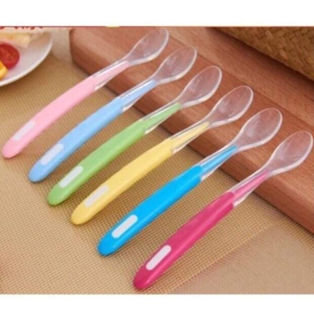 Thìa ăn dặm silicon sâu lòng siêu mềm cho bé