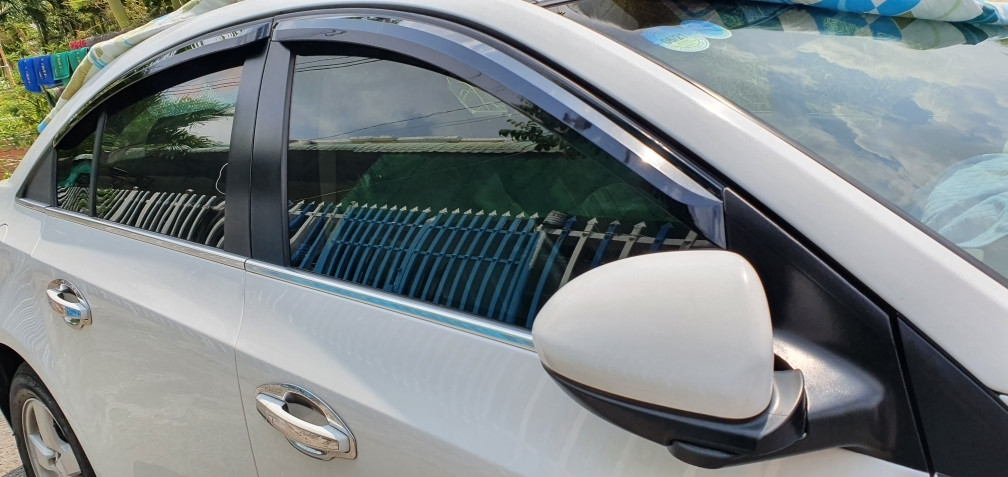 Bộ 4 vè che mưa đen xe Chevrolet Lacetti nhập,  Cruze đời 2010-2019