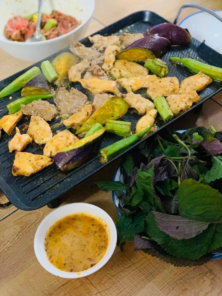 Pork Breast Marinated in Salad Dressing with Dipping Sauce 500Gr (Delivery in Ho Chi Minh City)
