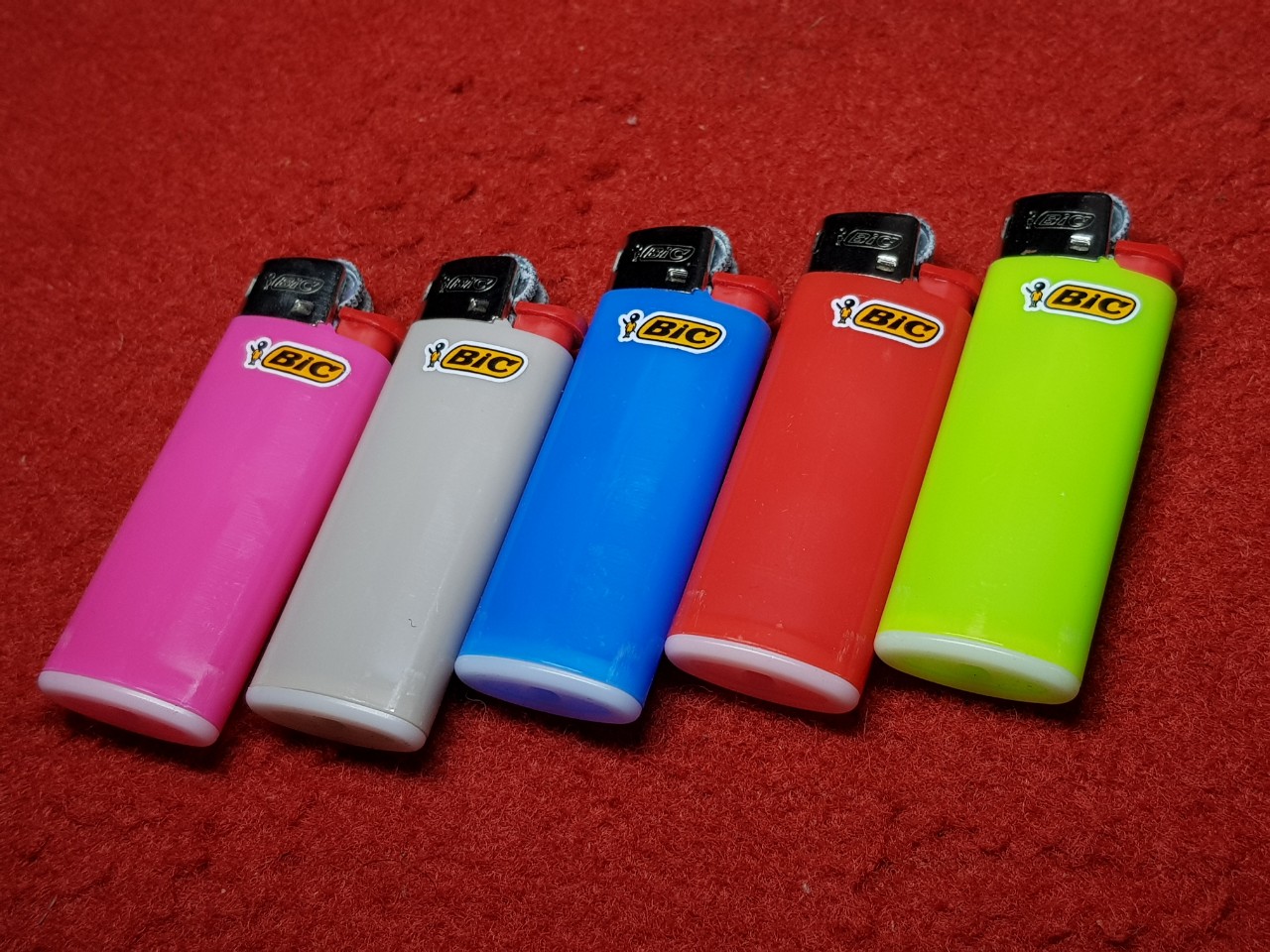 Bật lửa Bic J5 mini, Bật Lửa Gas Đá Bic J5 mini Lighter J5 ( Nhiều Màu - Lửa Thường - Xài Gas ) Giá Bán 1 Hộp ( 50 chiếc)