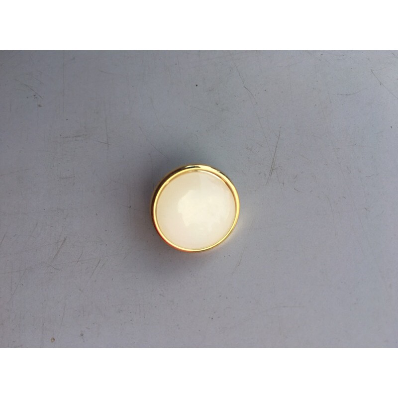 Nút áo dạ đường kính 1.8cm viền vàng đá trắng