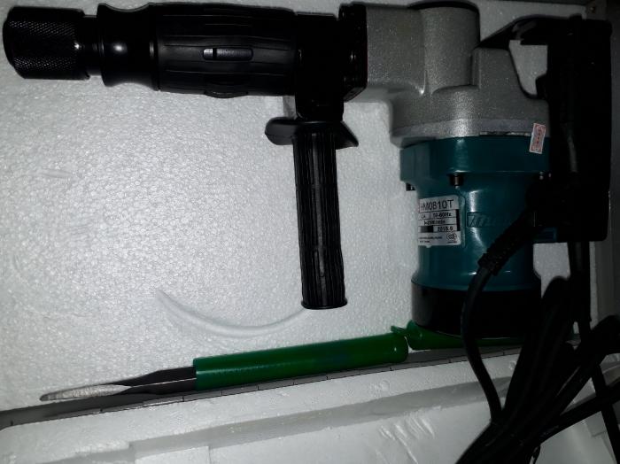 MÁY ĐỤC MAKITA-HM0810