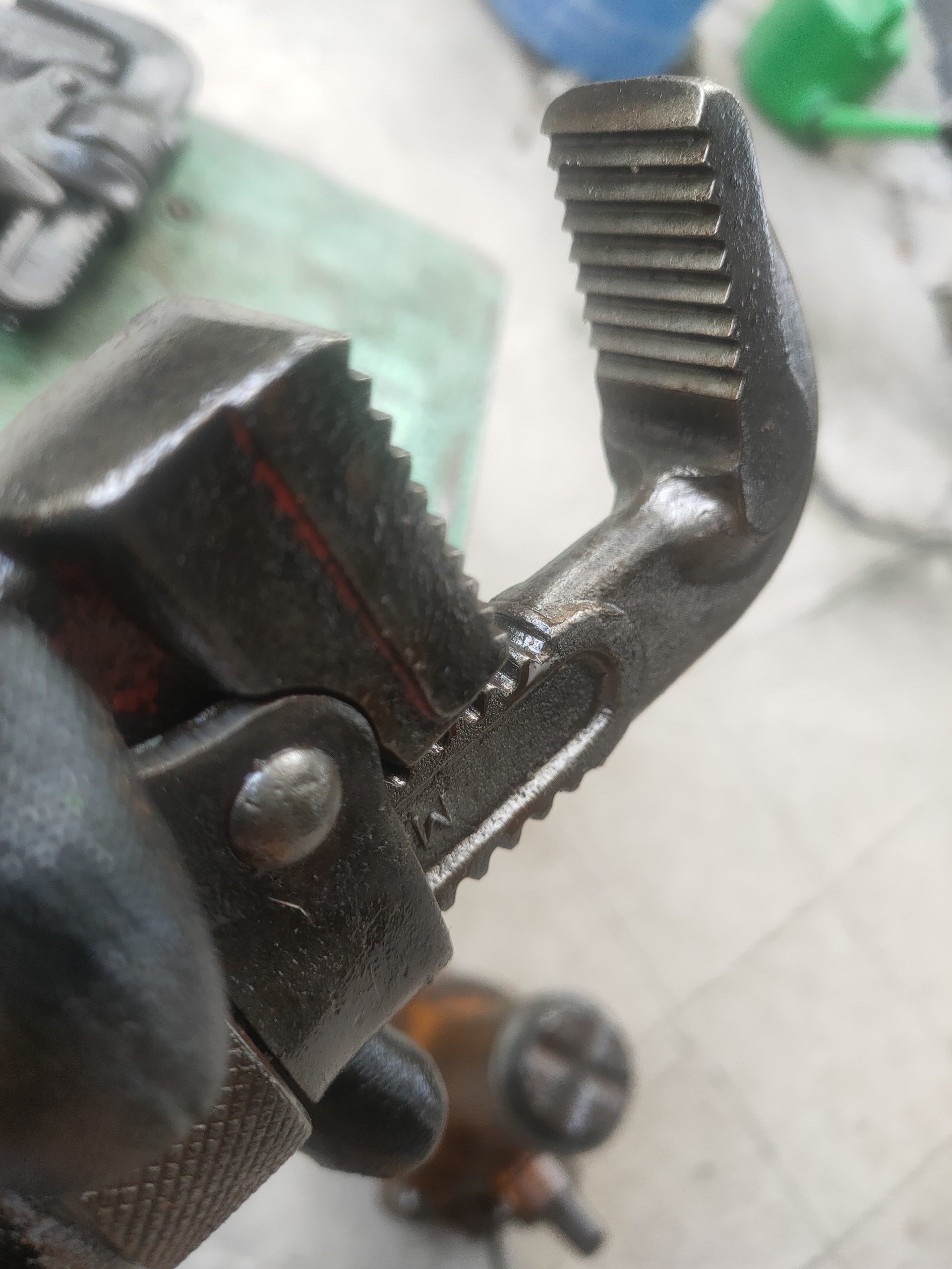Mỏ lết răng 350mm hàng Nhật bãi