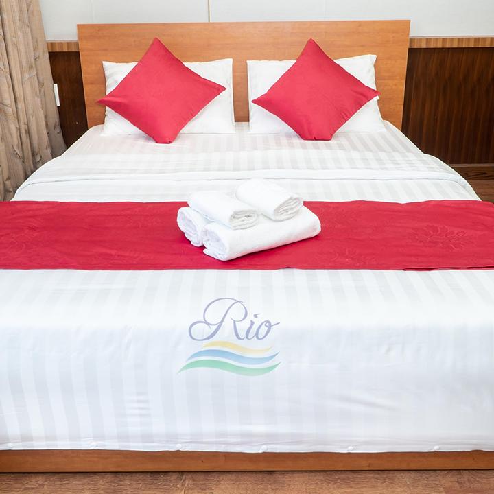 [HCM]Vỏ chăn trắng sọc cho khách sạn-resort