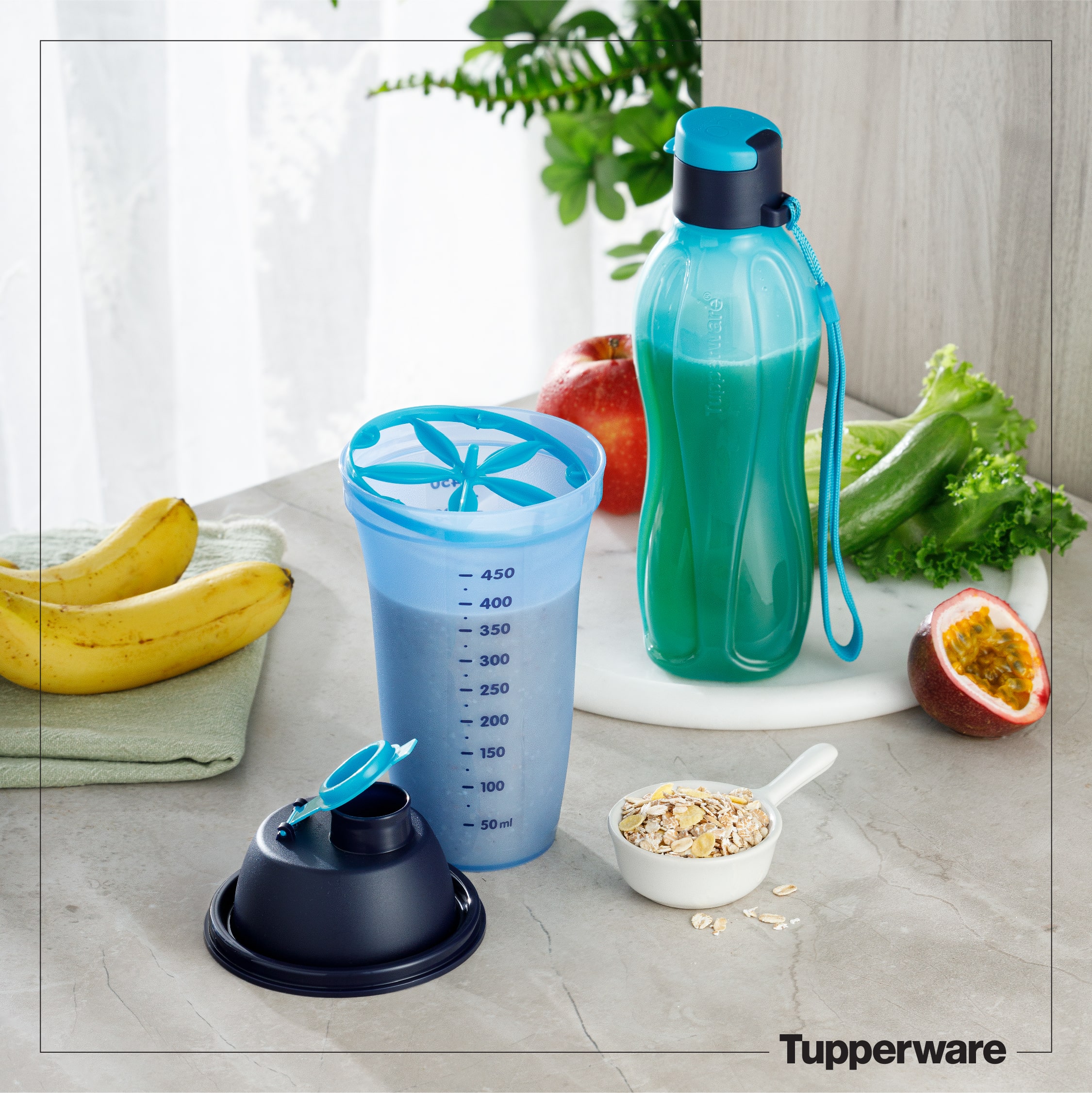 Bộ Sản Phẩm Tupperware Shake N Go Gen II