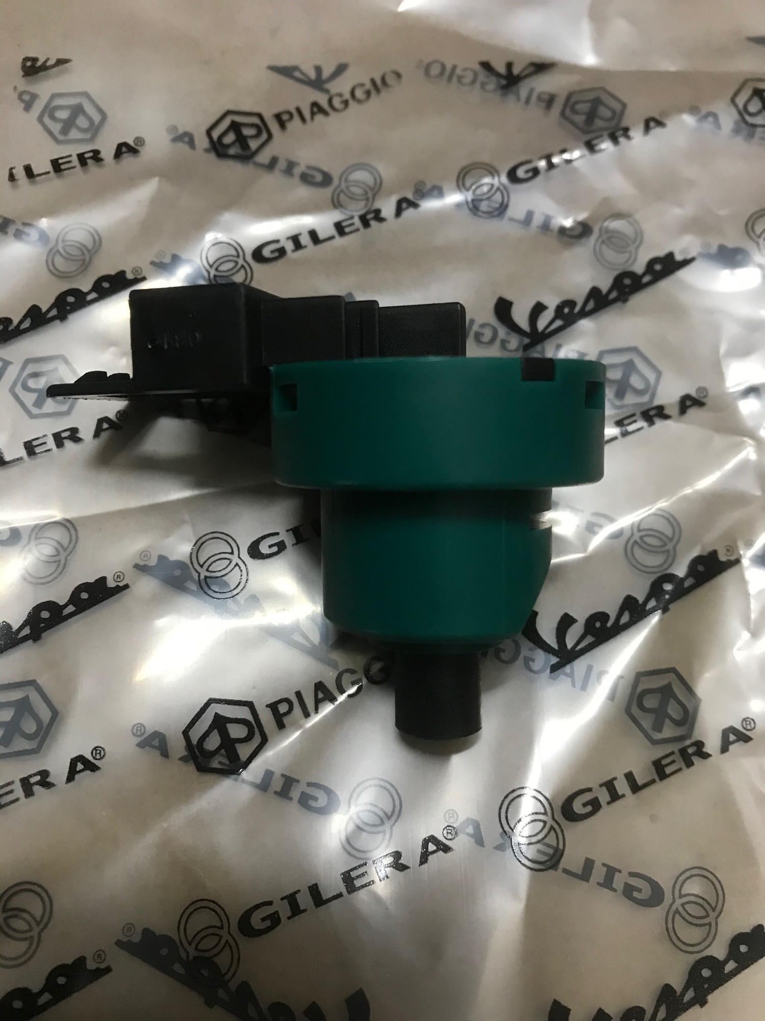 Đuôi ổ khoá xe Vespa Lx