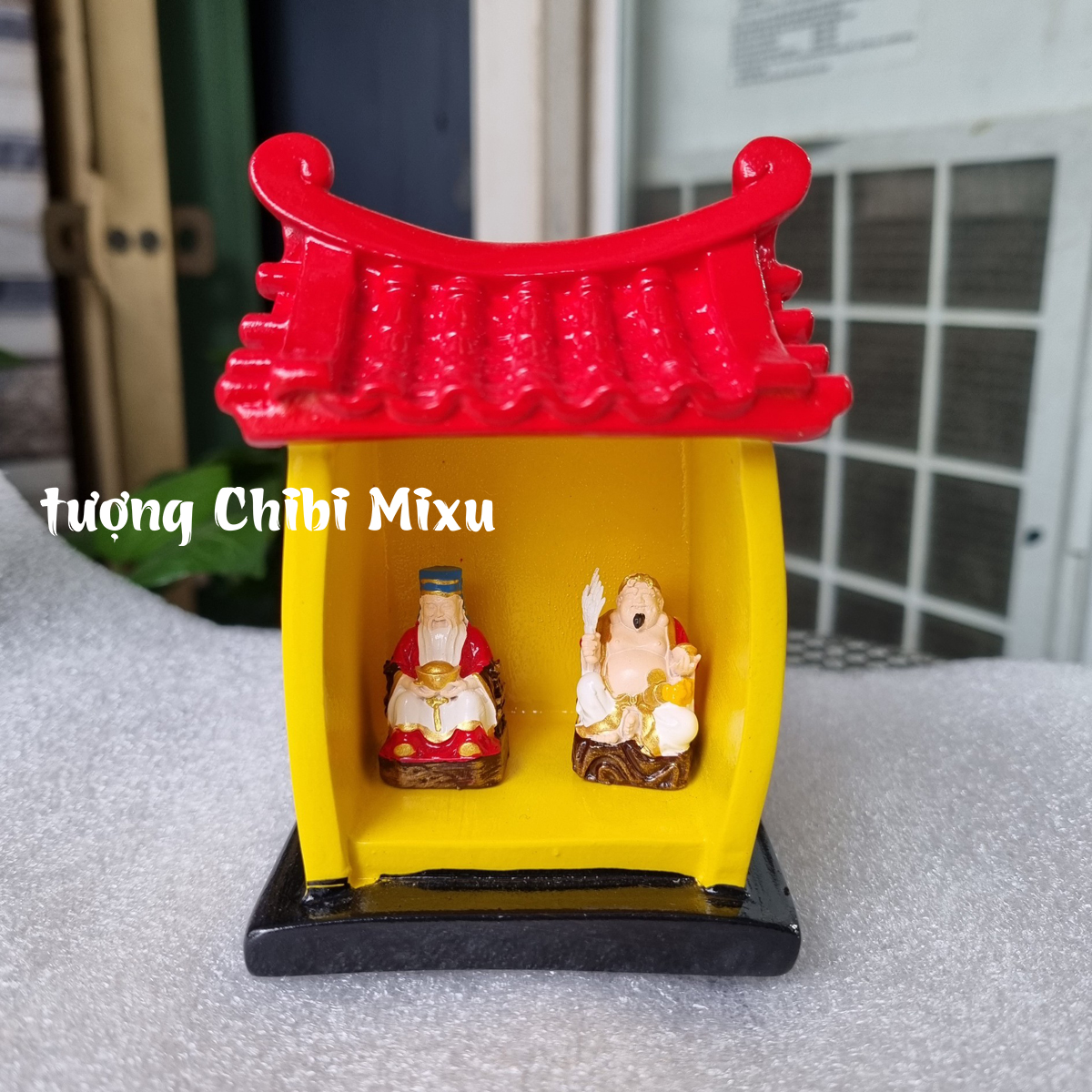 Bộ Tượng Thần Tài và Thổ Địa phong thủy Việt Nam với Miếu Thần Tài đỏ