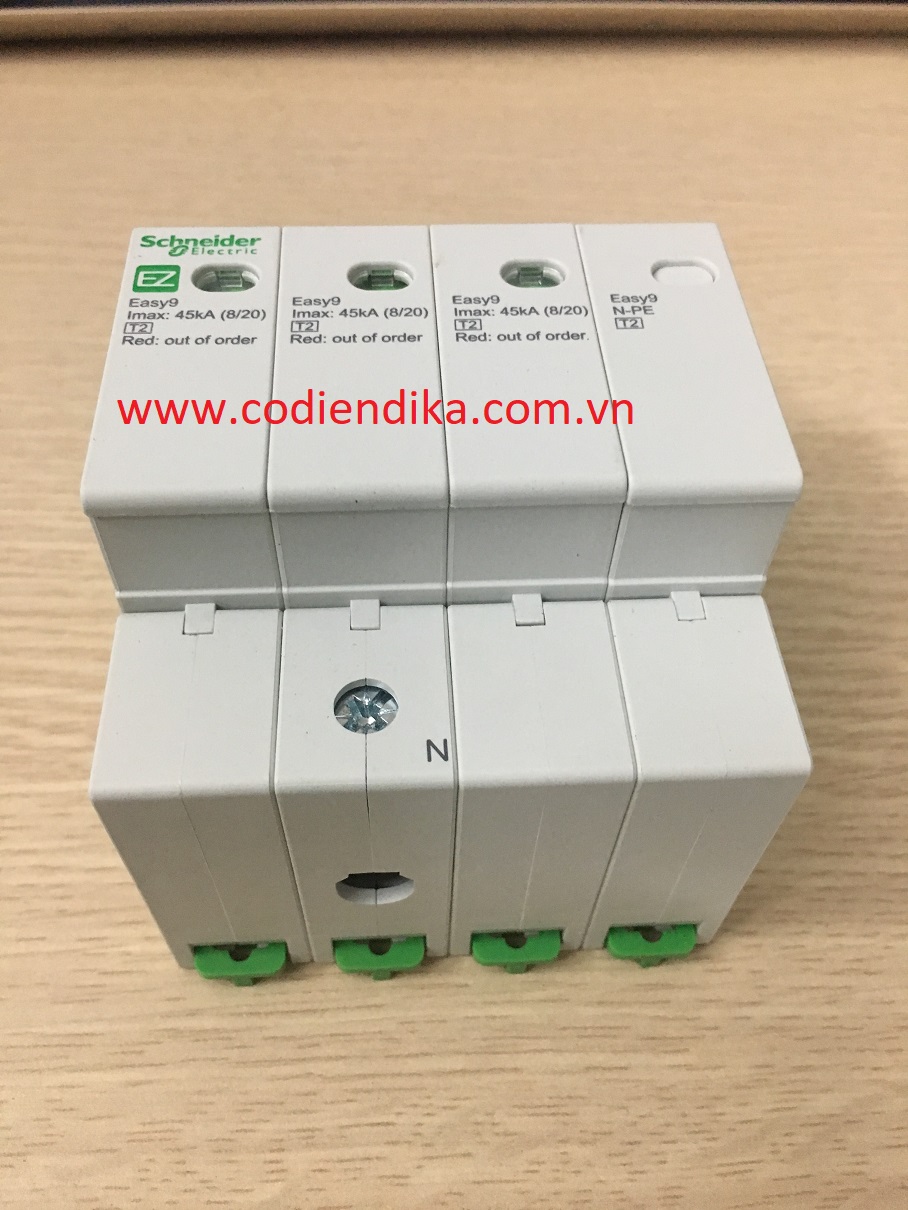 Chống sét lan truyền Schneider Easy9 SPD 3P+N EZ9L33745