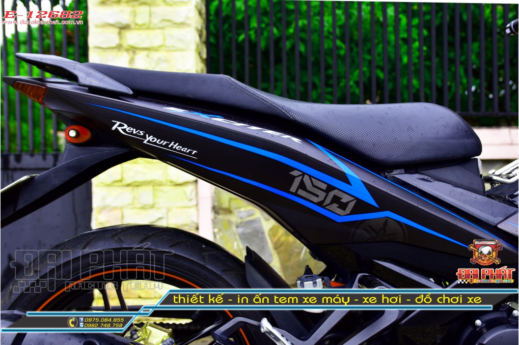Tem Trùm Xe Exciter 150 Đen Chỉ Xanh
