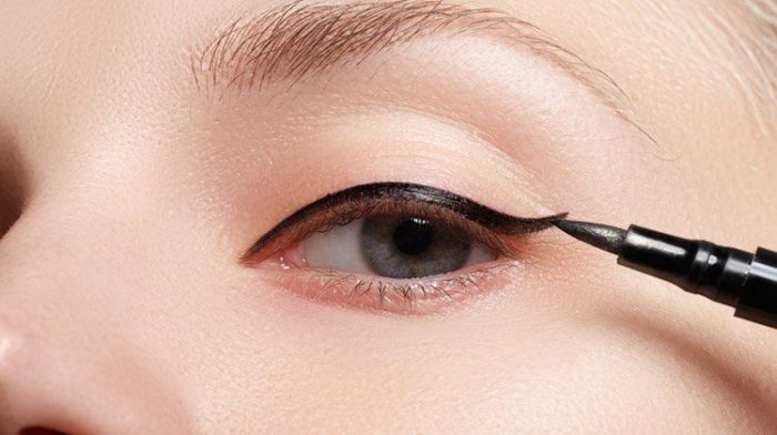 Kẻ mắt dạ không lem trôi Cellio Miracle Waterproof