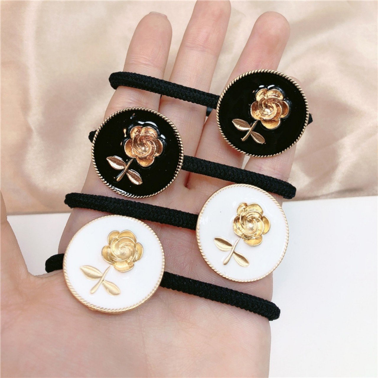 CỘT TÓC HOA HỒNG MẠ VÀNG