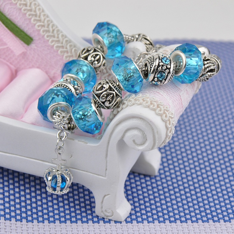Vòng tay nữ đính hạt Charm DZ37