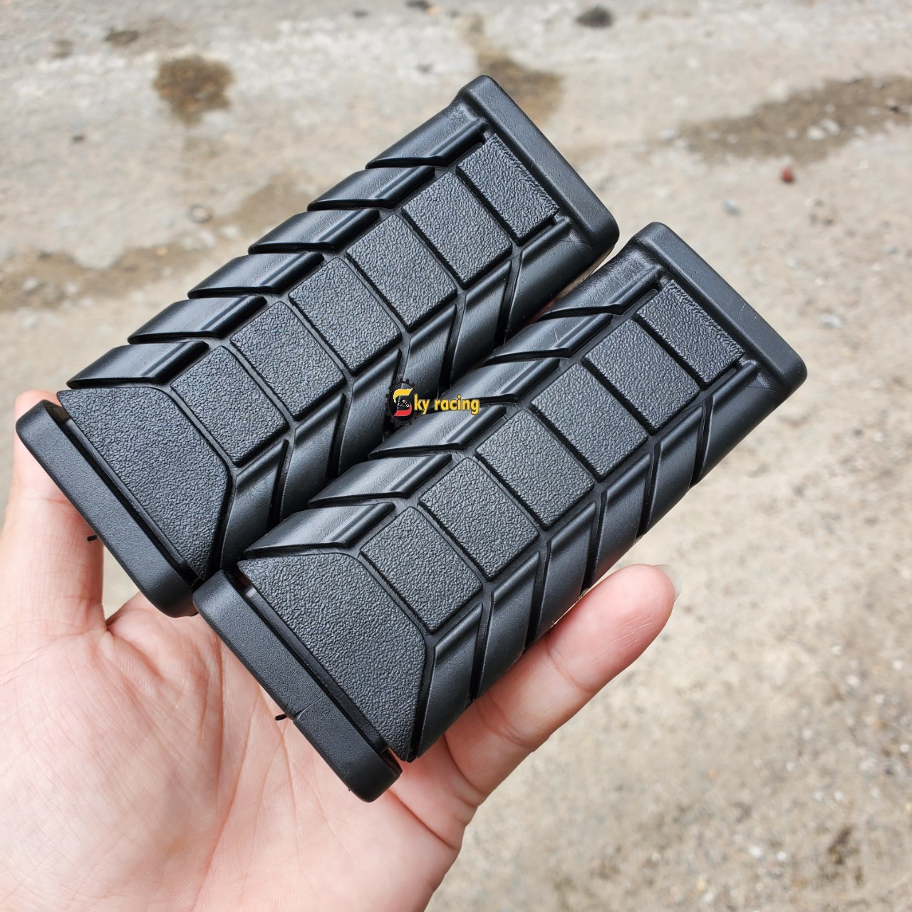 Cao su gác chân trước Kiji.ma cho Wave Dream Future Exciter Sirius.....