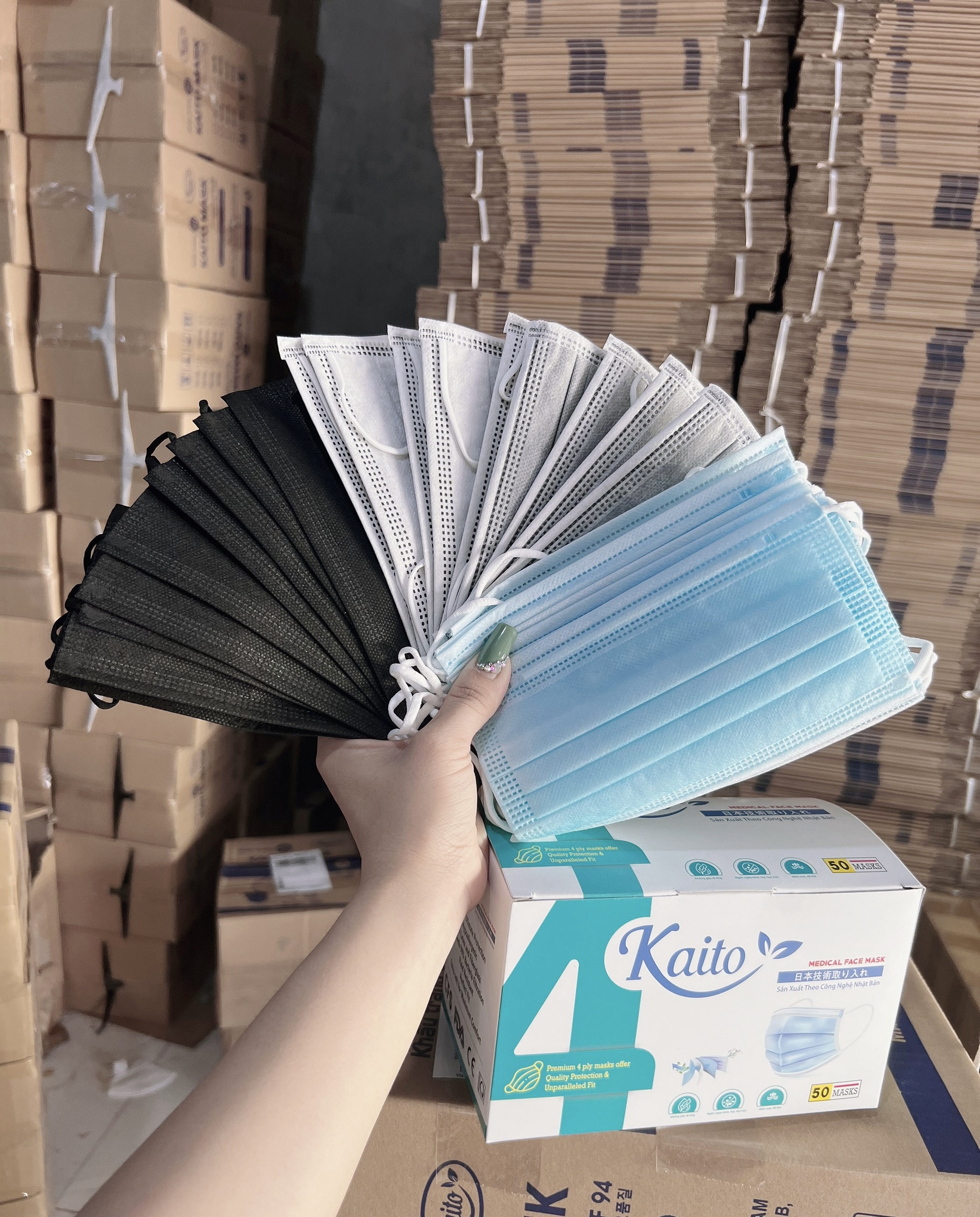 khẩu trang y tế Huy Vượng 4 lớp hộp 50 cái1 hộp vải không dệt, mềm, mịn, có giấy chứng nhận của bộ y tế ( Xanh )