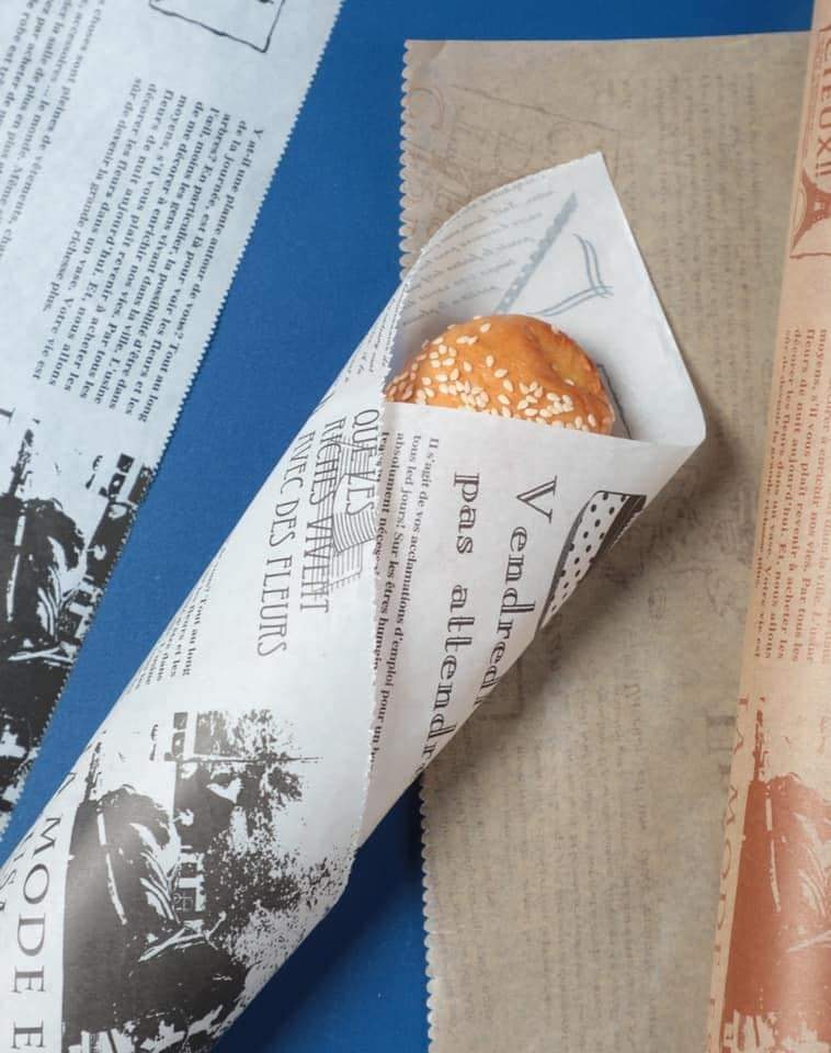 Combo  02 Cuộn Giấy Nến Gói Bánh, Lót Nồi Chiên Không Dầu, Họa Tiết Giấy Báo Thấm Hút Dầu Mỡ Cực Tốt