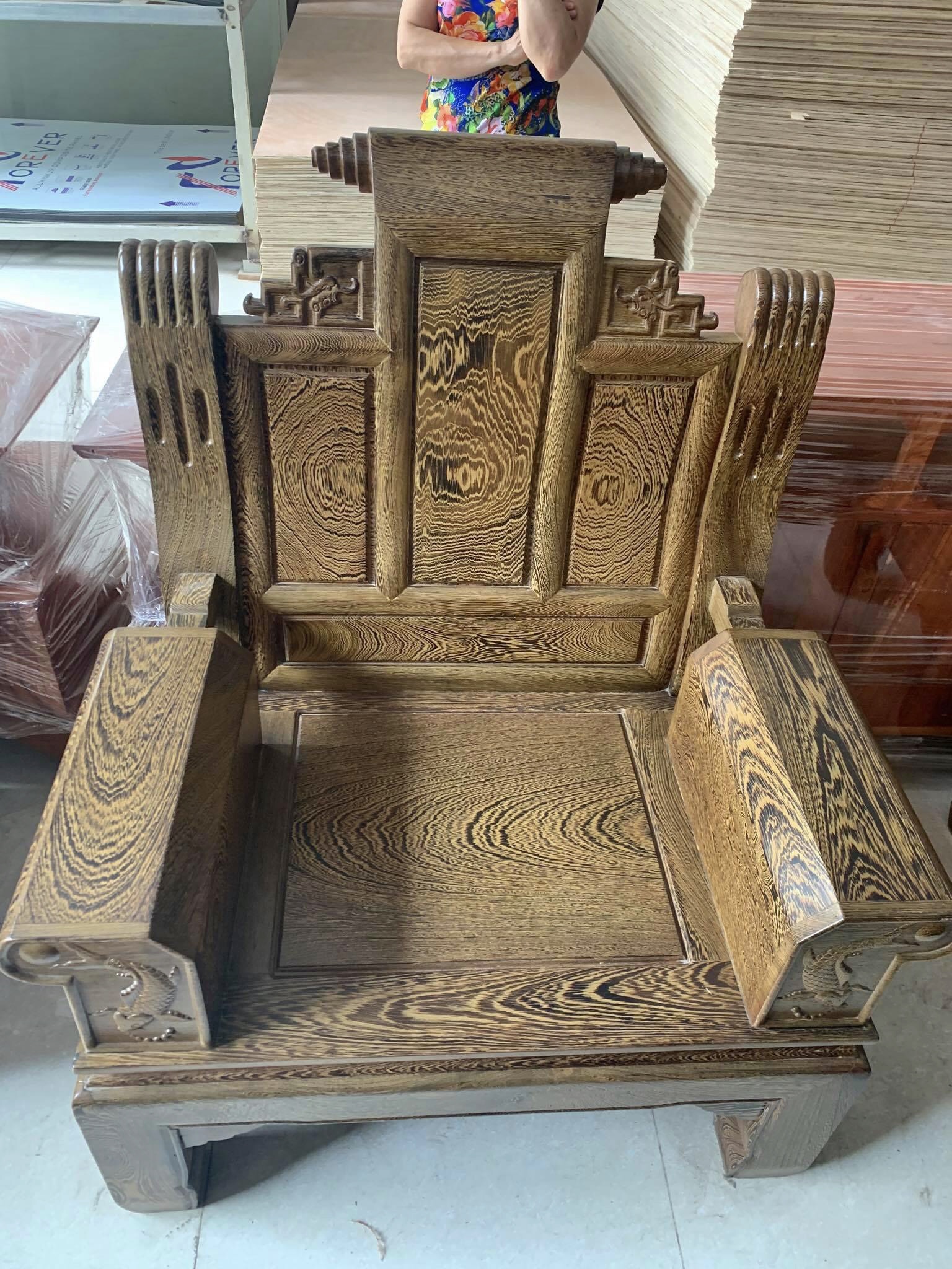 bàn ghế âu á thư gỗ mun đuôi công
