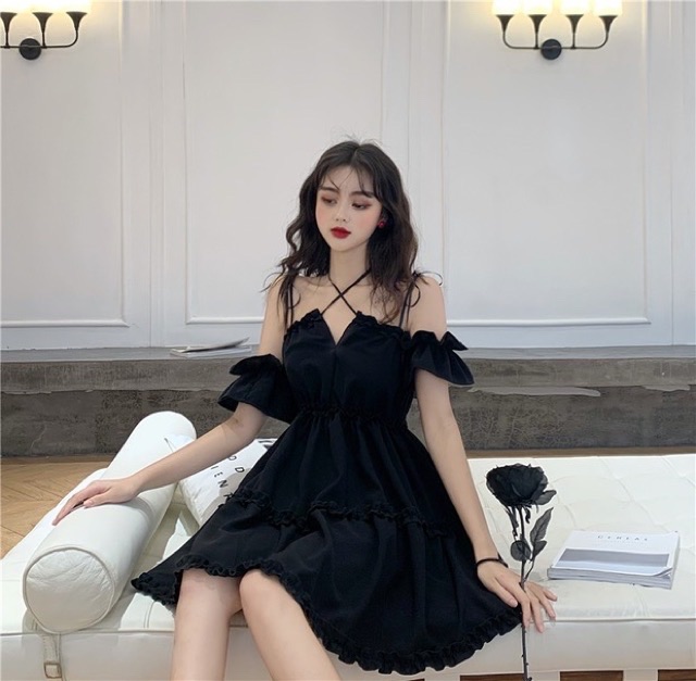 ĐẦM DÂY ĐEN TAY RỜI