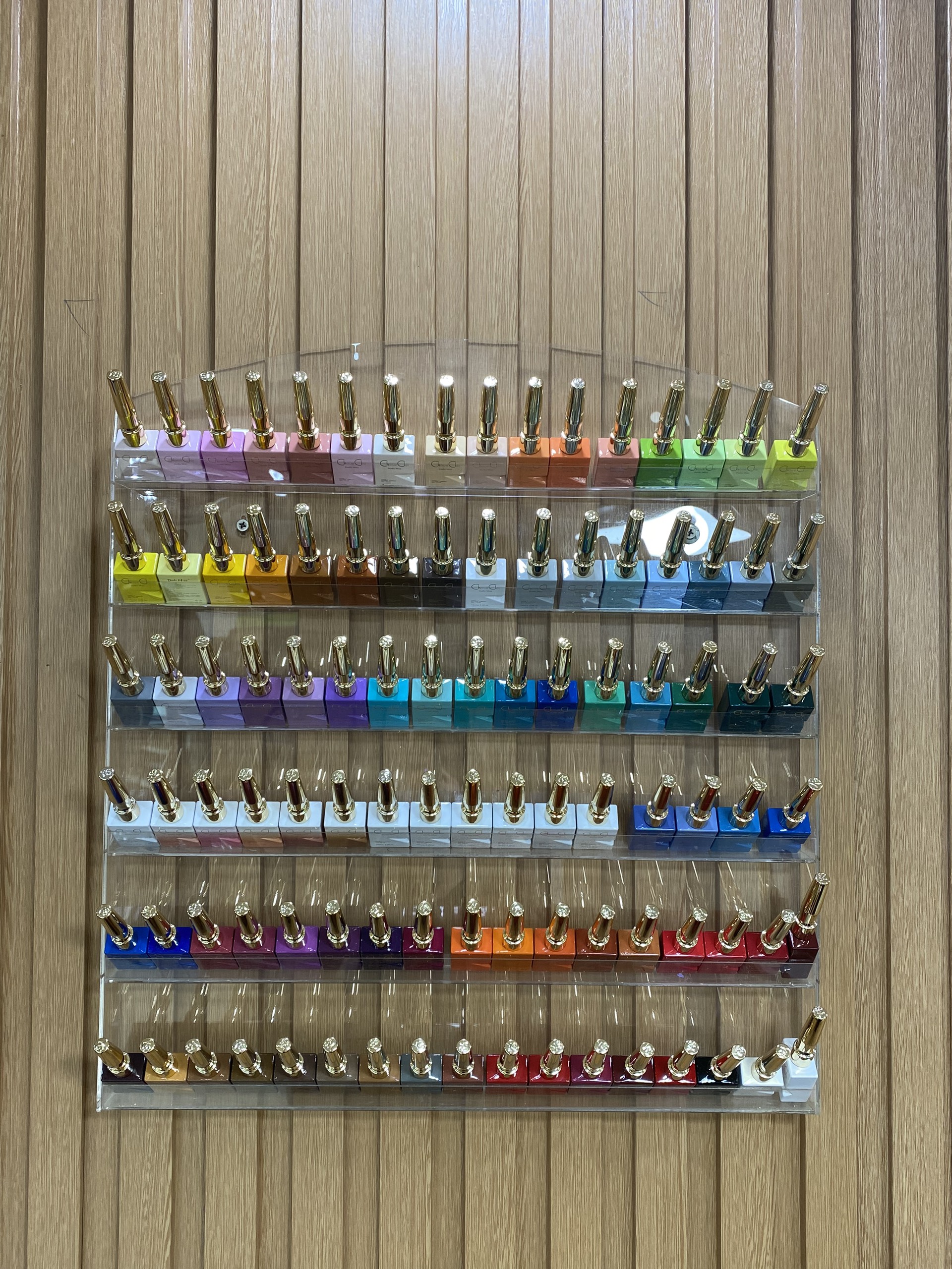 Kệ nail gắn tường - kệ mica nhiều tầng để sơn móng tay
