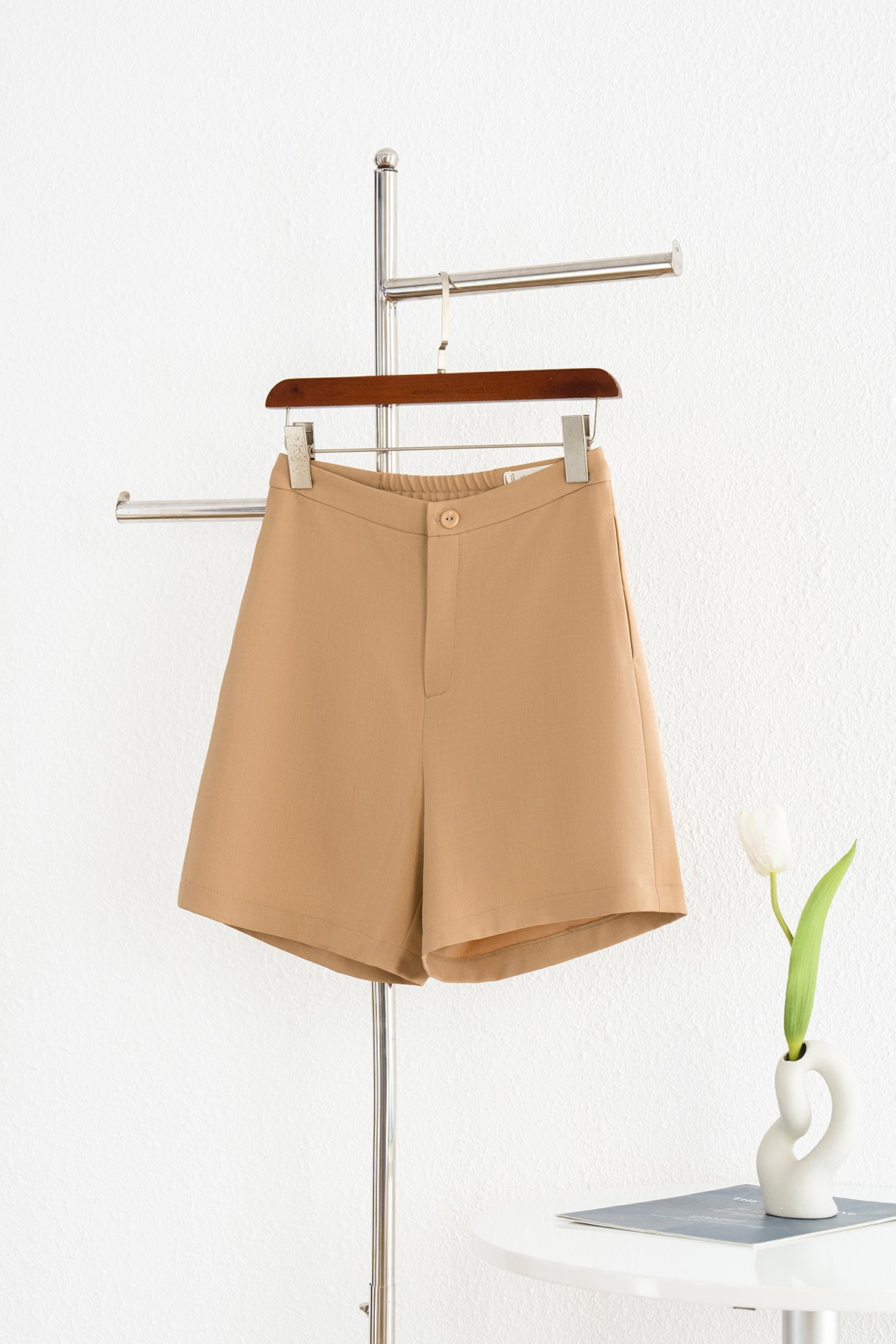 Quần Shorts Lamer Túi Dọc Cạp D64S23H001