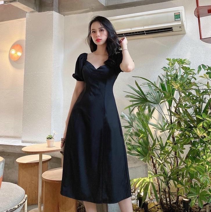 Đầm đen cổ V basic