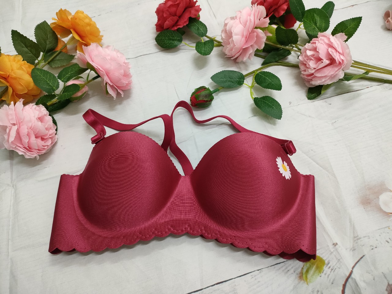 ÁO NGỰC SU ĐÚC CUP NGANG HOA CÚC