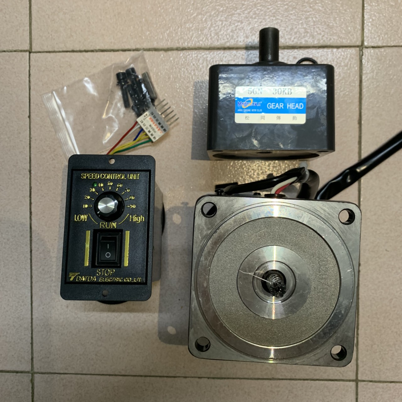 Motor giảm tốc 120w kèm điều khiển tốc độ HÀNG MỚI 100%