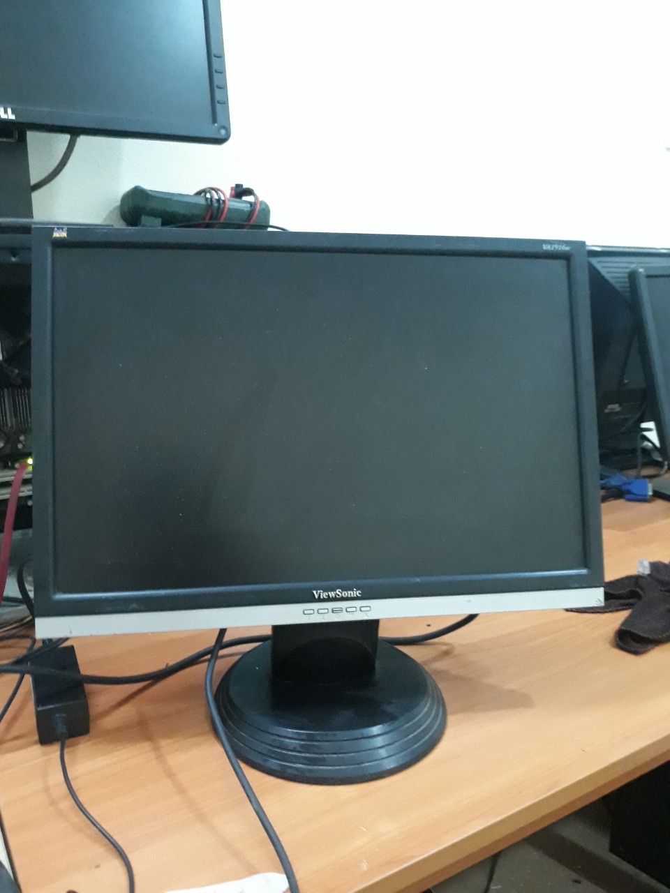 Màn 17in, 19in các loại  thanh lý nám nhẹ / kẻ