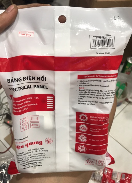 Bảng Điện Nổi Điện Quang 3 VS 2 CÔNG TẮC