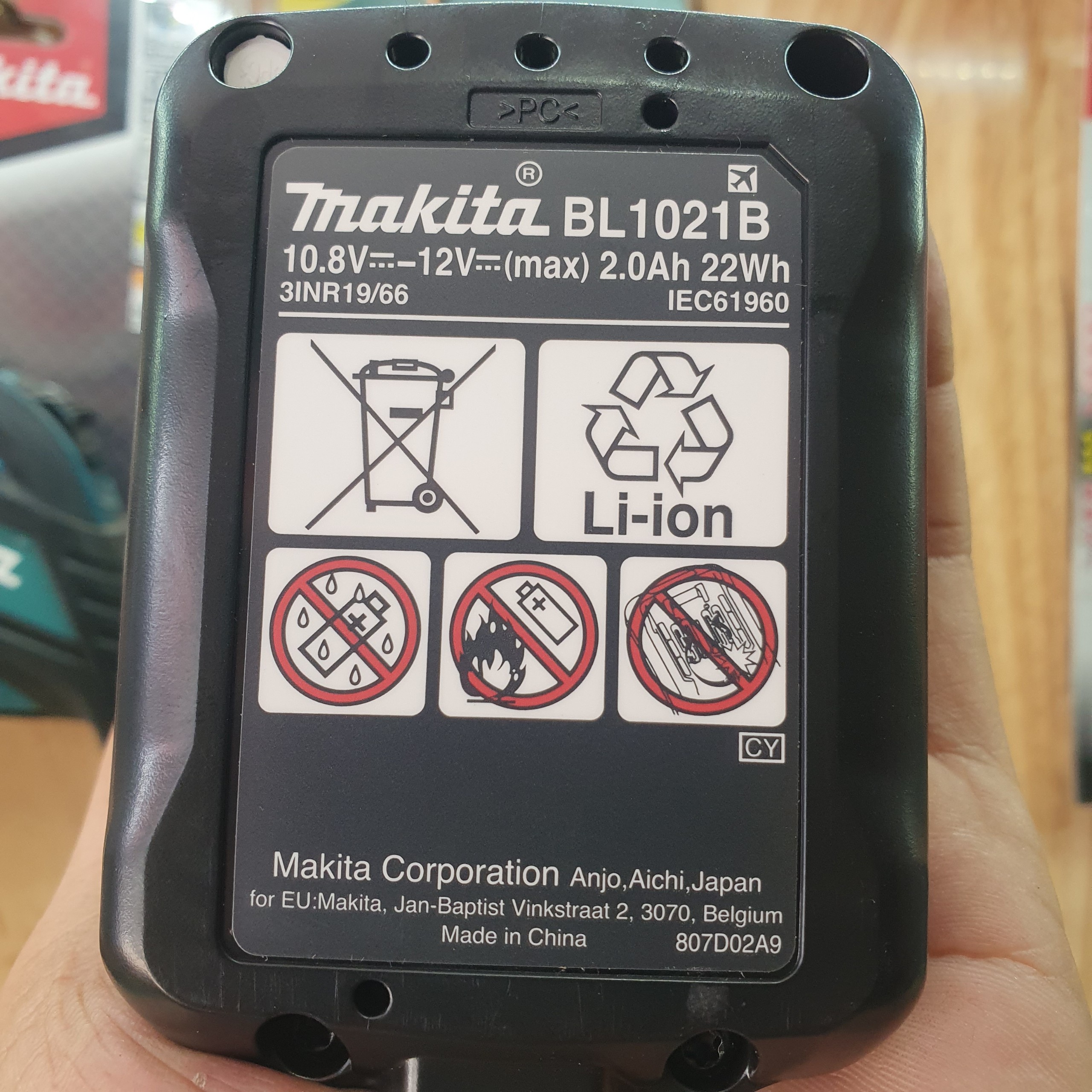 Pin 12v Makita BL1021B 12V/2.0Ah