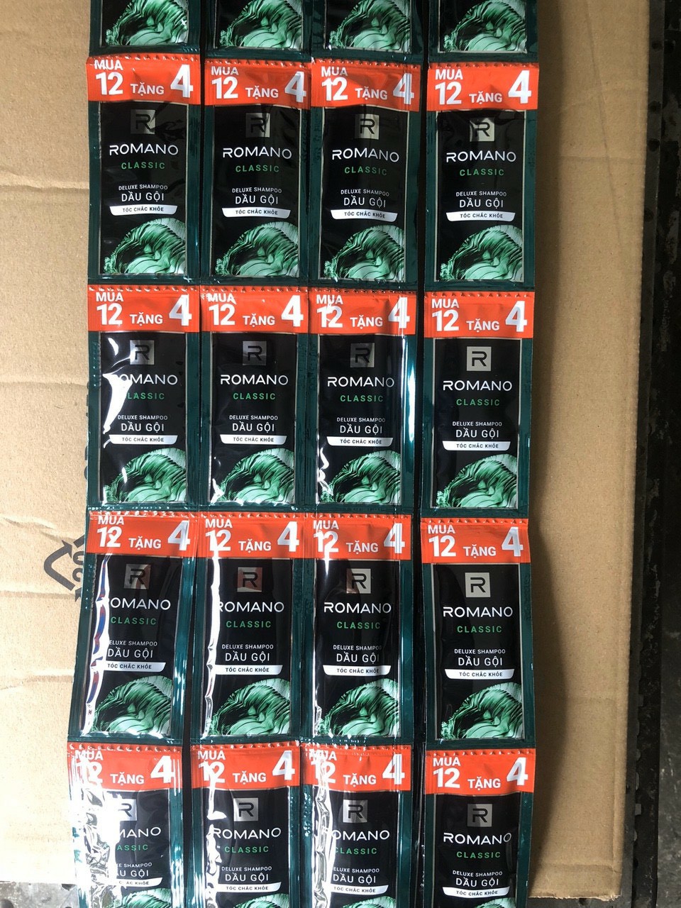 Set 50 gói dầu gội Romano