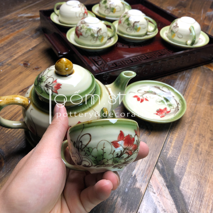 Ấm trà Bát Tràng vẽ tay hoa sen dáng chóp (bộ ấm chén trên không kèm khay như hình)