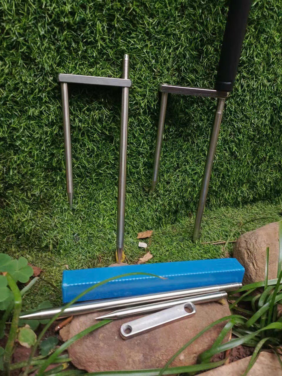 Chân ô câu cá cắm đất xịn sò siêu chắc, chân cắm ô inox 24cm và 30cm có hộp đựng gọn gàng