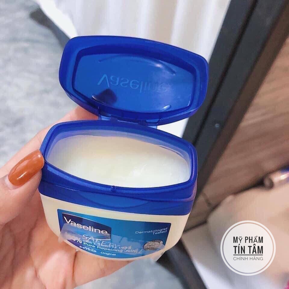 Sáp Dưỡng Ẩm VASELINE Mỹ 49g Đa Năng