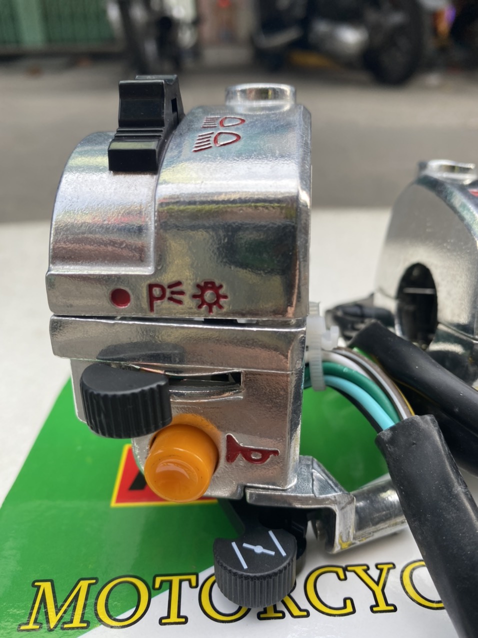 CÙM CÔNG TẮC CUB 82 ( KHÔNG ĐỀ - CÓ ĐỀ )