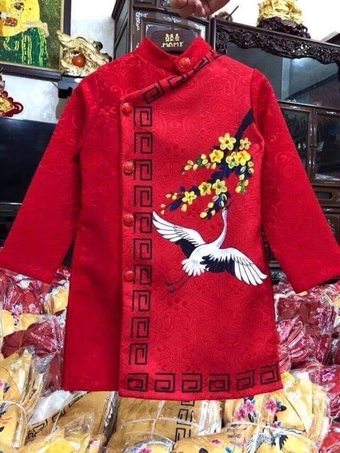 Áo dài cách tân cho bé trai chim hạc