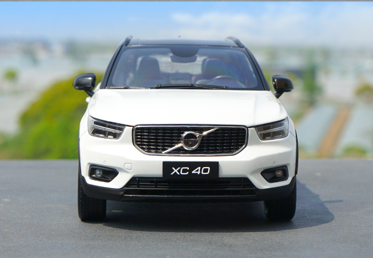 [HCM]Mô hình xe Volvo XC40 tỉ lệ 1/18