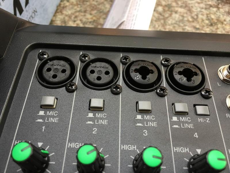 Mixer Yamaha EMX-2