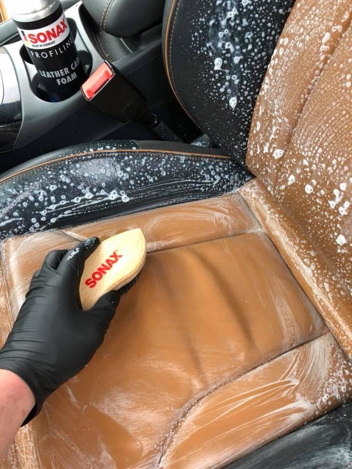 Bàn chải vệ sinh nội thất Sonax textile & leather brush