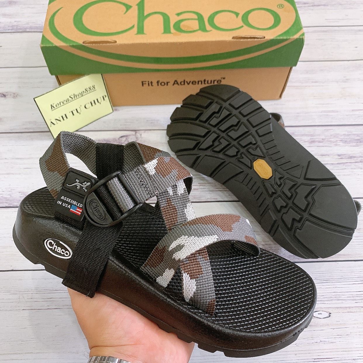 Dép Sandal Nam Chaco D181
