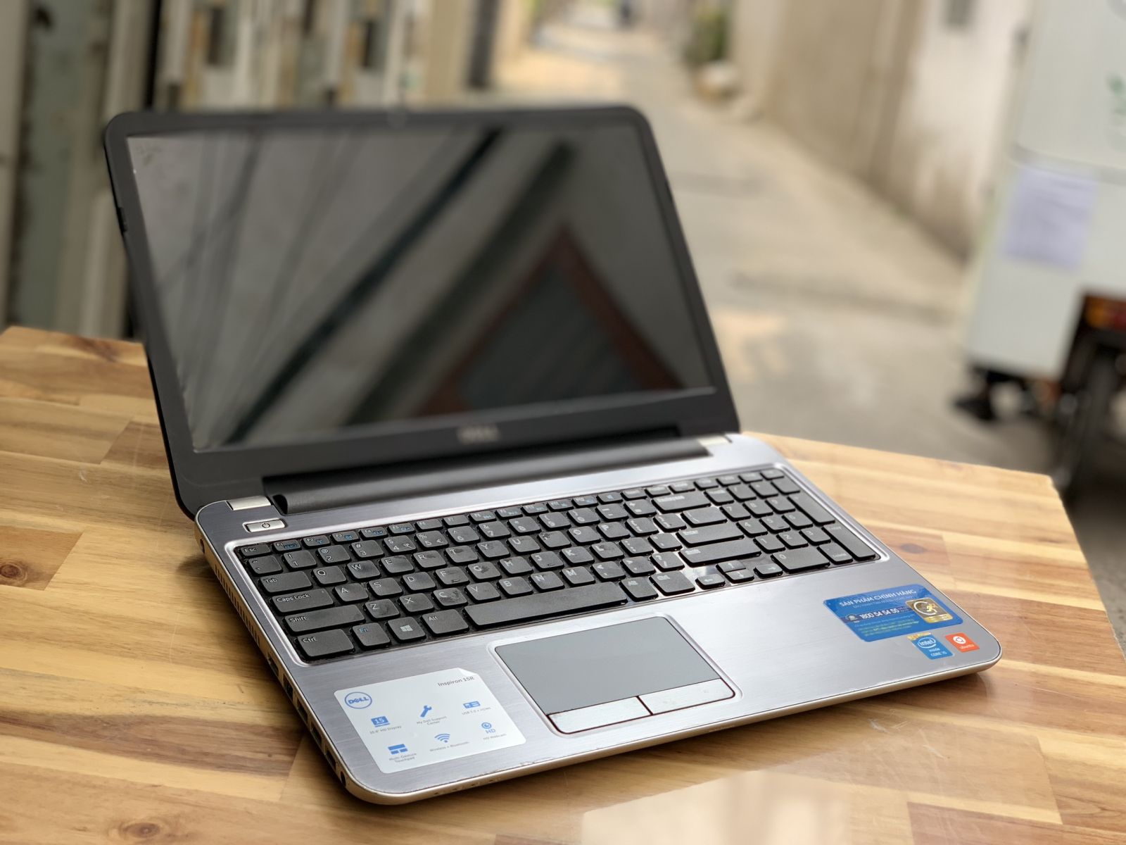 Khuyến mãi - dell inspiron 5537 core i5 4200u ram 8g ssd 256g 15.6inch