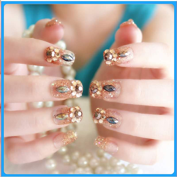 Hộp 24 Móng tay giả , nail giả , móng giả A36 (Keo sẵn sau các ngón tay )
