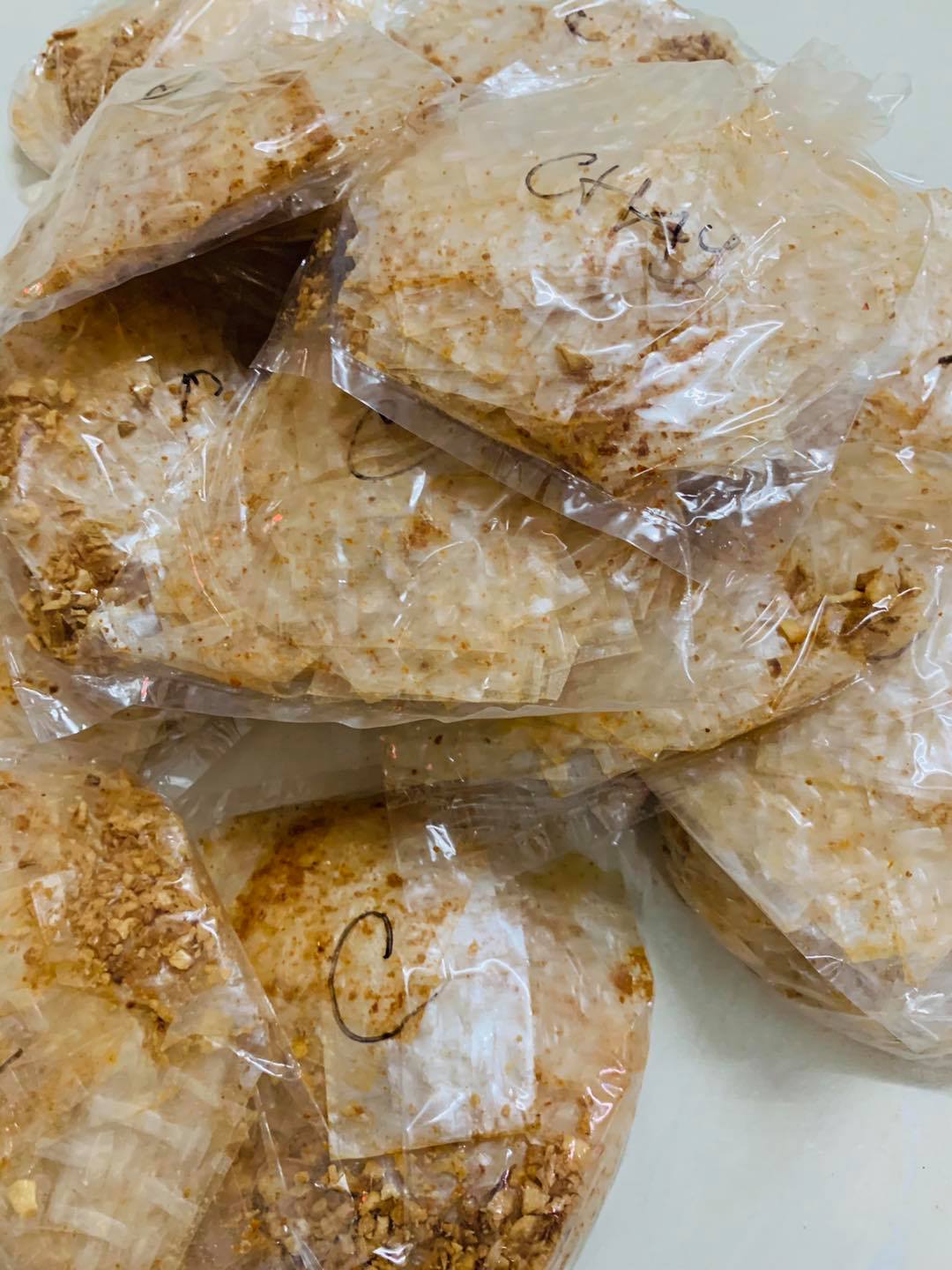 Bánh tráng muối tỏi chay cực thơm ngon
